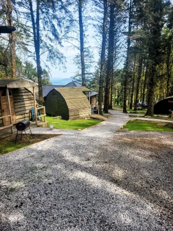Wheal Tor Hotel & Glamping Отели в г. Келли Брей