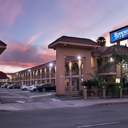 Rodeway Inn & Suites