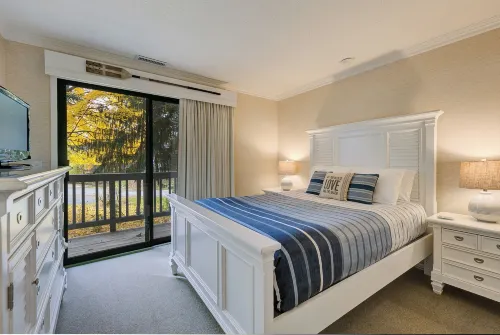 The Shores Grand Traverse Bay Unit 5704 - parking