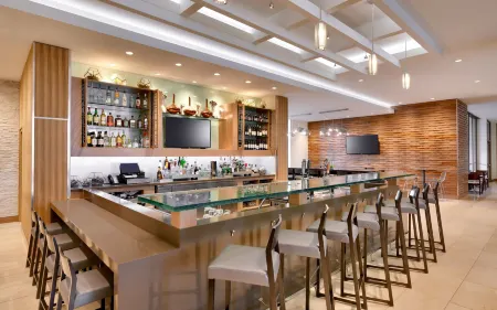 Hyatt House at Anaheim Resort/Convention Center Отели рядом с достопримечательностью «Rte 66»