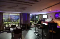 Ira by Orchid Bhubaneswar - С баром