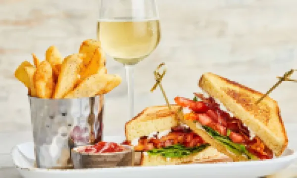 代託納比奇高速公路-機場萬豪萬怡酒店