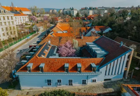 Bazilika alatt Panzió