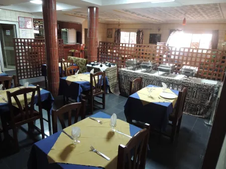 Hotel Saffana Отели в г. Дуала