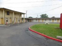 Travel Inn & Suites Hotels in El Campo