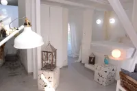 Kouros Home Hotel
