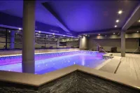 Hotel le Cinq Hyper - Centre - Pools