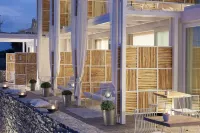 Canal Suites