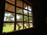 Family Batcave Homestay - parking