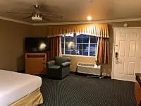 Lake Point Lodge Hotels in Clearlake