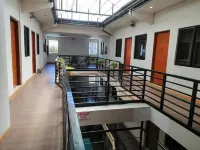 Hidden Pearl Hotel (Janus Luxury Suites)