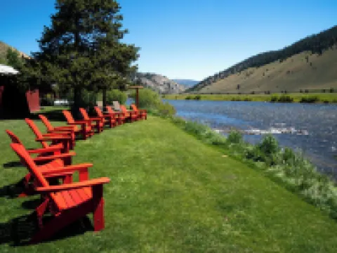 Redwood Cabins Hotels in Custer County