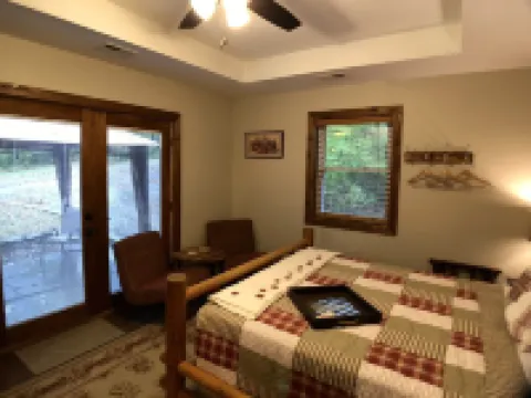 Walnut Waters Bed & Breakfast
