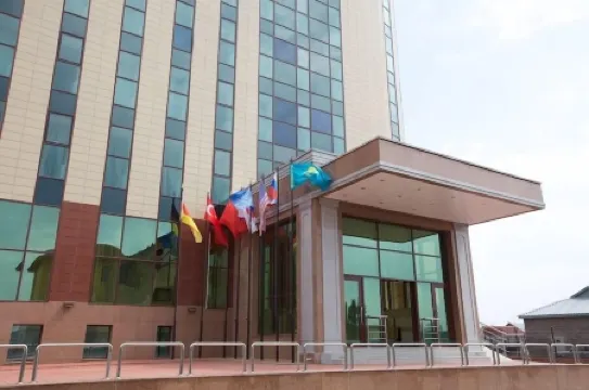 阿斯塔納卡佐爾酒店