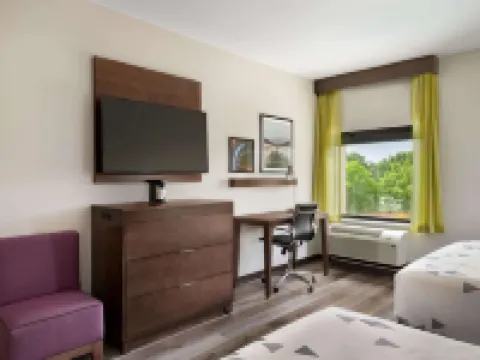 ลากินตา อินน์แอนด์สวีท บายวินด์แฮม เบรเซลตัน โรงแรมในBraselton