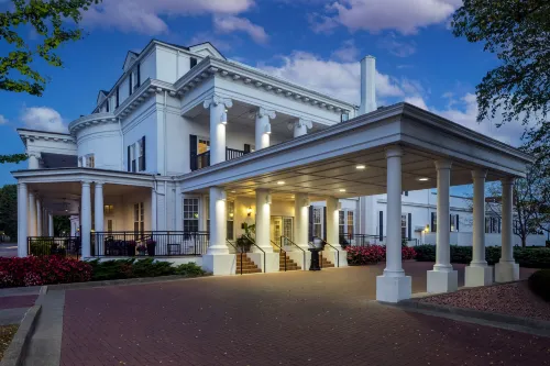 Historic Boone Tavern Hotels in Madison County