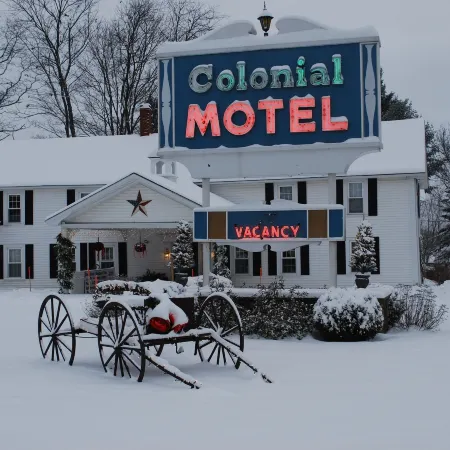 Colonial Motel