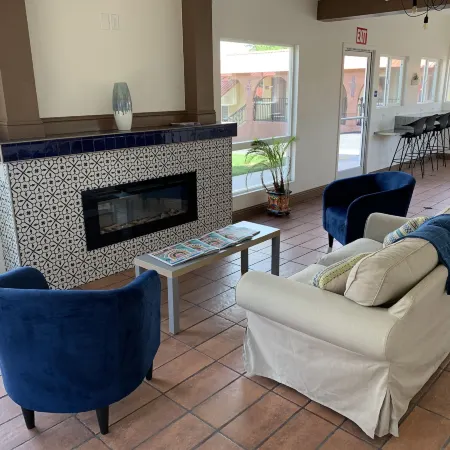 The Greens Hotel - Stockton Blvd