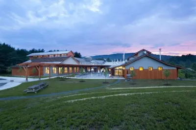 Inn at Clearwater Pond (Quechee) Hotels near Aqueduct Trails
