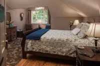 White Oak Manor Bed and Breakfast Hotels in Jefferson