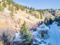 The Victorian at Valley Glen- a romantic mountain getaway Hotels in Teller County