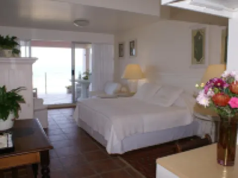 The Pink Lodge on the Beach Hotels in George