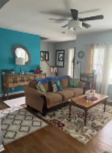 Spacious Home - Sleeps 8 Fire-pit 1 Block to EKU & Downtown, 2 Miles to I-75
