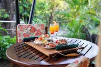 Hacienda Guachipelin Volcano Ranch Hotel & Hot Springs - breakfast