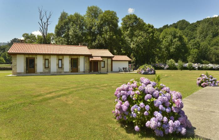 Piscina en Casa Rural Con Encanto El Puentuco Una de las Casas Mas Valoradas de Cantabria