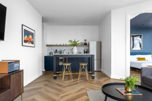 Mint House Dallas Downtown by Kasa - Apartments