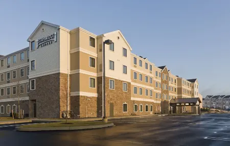 Staybridge Suites Philadelphia- Montgomeryville Отели в г. Товаменсин Тауншип