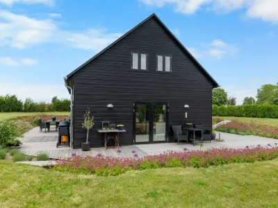 "Aliana" - 300m from the sea Hotels near Vejenlyst