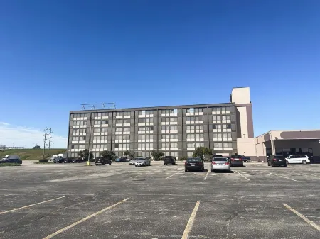 Kiteville Cedar Rapids Отели рядом с достопримечательностью «Айламик Сентер оф Сидар-Рапидс»