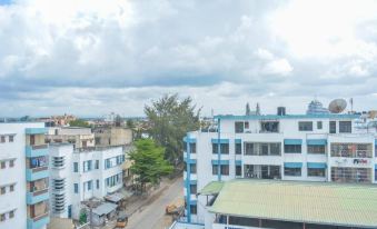 Lux Suites Ganjoni Studio Apartment