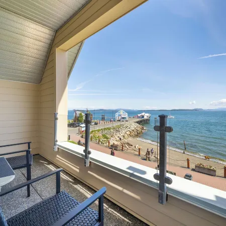 Sidney Waterfront Inn & Suites
