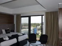 Crown Salamis Suites โรงแรมในฟามากุสตา