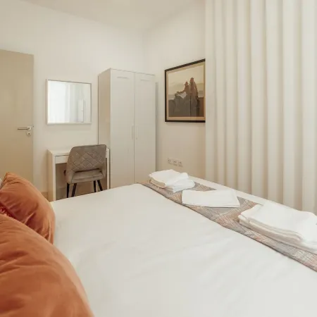 City Center Comfort Apartment by Vacationy