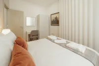 City Center Comfort Apartment by Vacationy - Condos