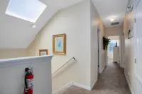 Tropical and Peaceful This 5 bed With Pool Spa