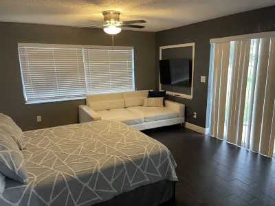 Beautiful home in Melbourne near the beach Hotels near Downtown Melbourne