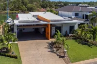 水濱天堂泳池 - 燒烤 - 陽台用餐 貝維尤住宿飯店