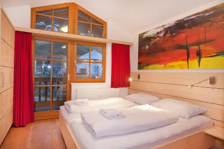 Apartment in Wald im Pinzgau with Swimming Pool and Views