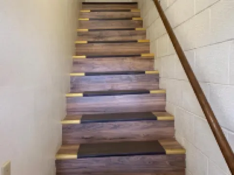 Townhouse Inn & Suites Hotels in Altamont