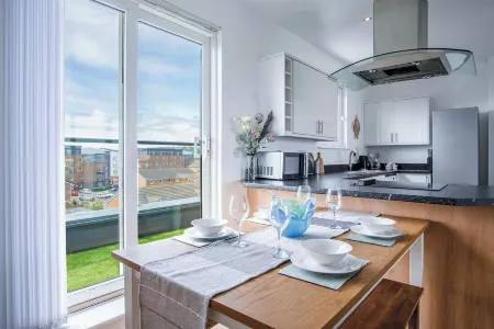Skyline Duplex Penthouse - Llanelli Отели в г. Лланелли