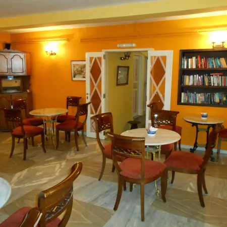 Byron Traditional Hotel