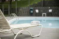 Quality Inn - プール