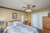 Our Tennessee Mountain Home - Great Location! Close to All the Action! 2 Bedroom Cabin by Redawning