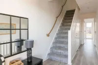 Beautifully Refurbished 4-Bed Beachside Retreat