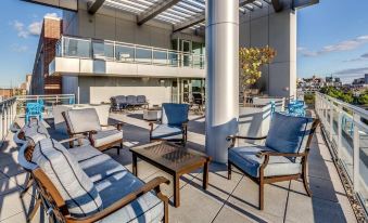 Canal Walk Downtown Apartments by Barsala