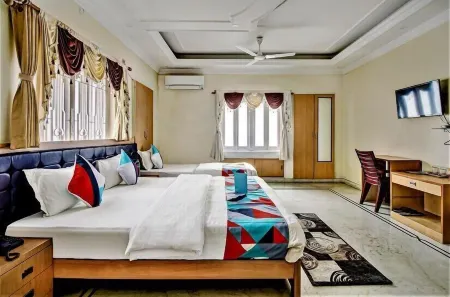 Hotel Samanta by stays easy Отели рядом с достопримечательностью «NIH Flower Garden»